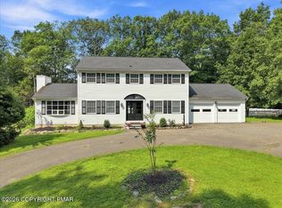 406 Broad Leaf Ln, Stroudsburg, PA 18360