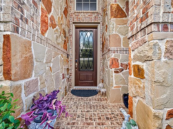 2nd image of 20118 Bandera Lake Ln
