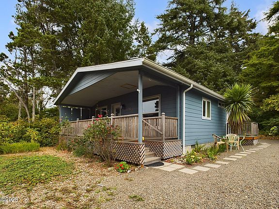 4th image of 6740 Salal Pl