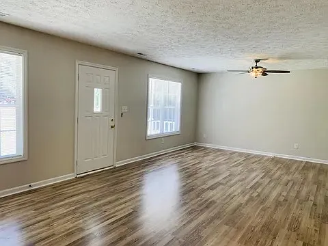 3 bed, 1567 sqft, $2,200 — Photo 3