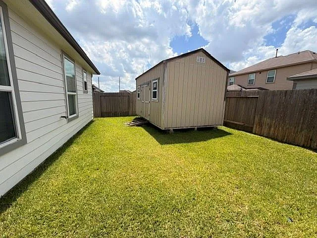 2719 Oakleaf Ash Ln — Photo 23