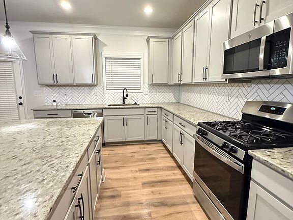 3rd image of 308 Hudson Chase Ct
