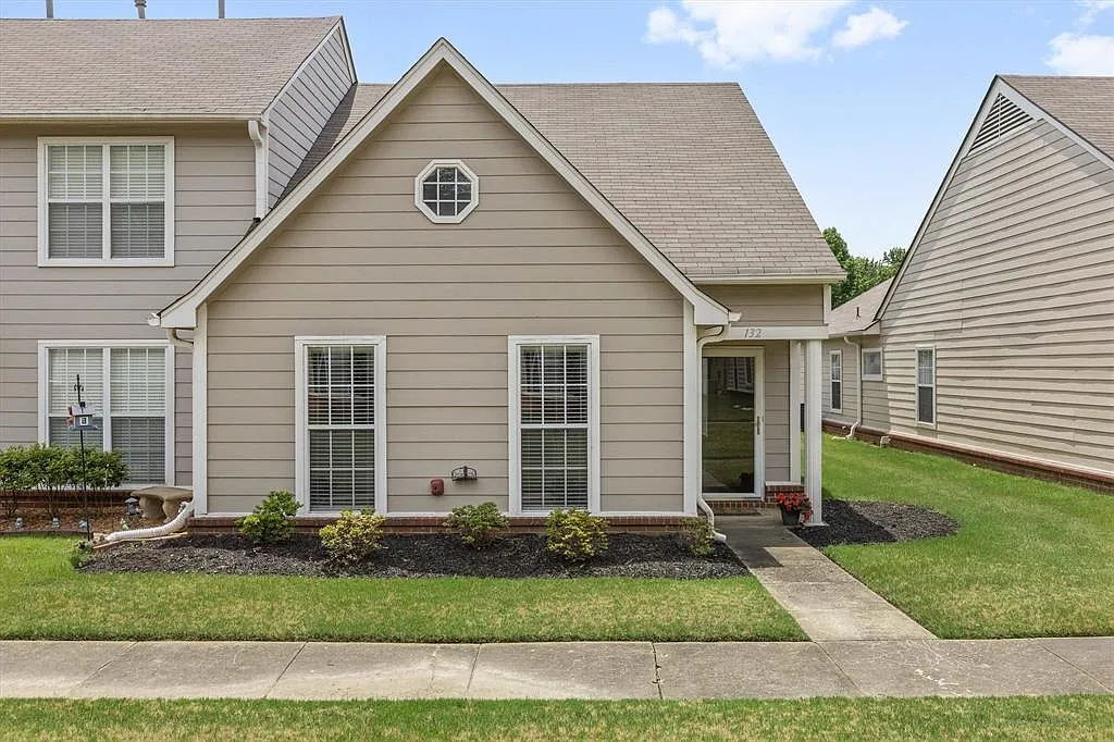 3 bed, 2.0 bath, 1668 sqft, $1,900 — Photo 1
