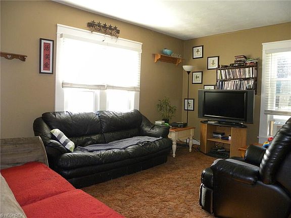 3rd image of 788 Huron St