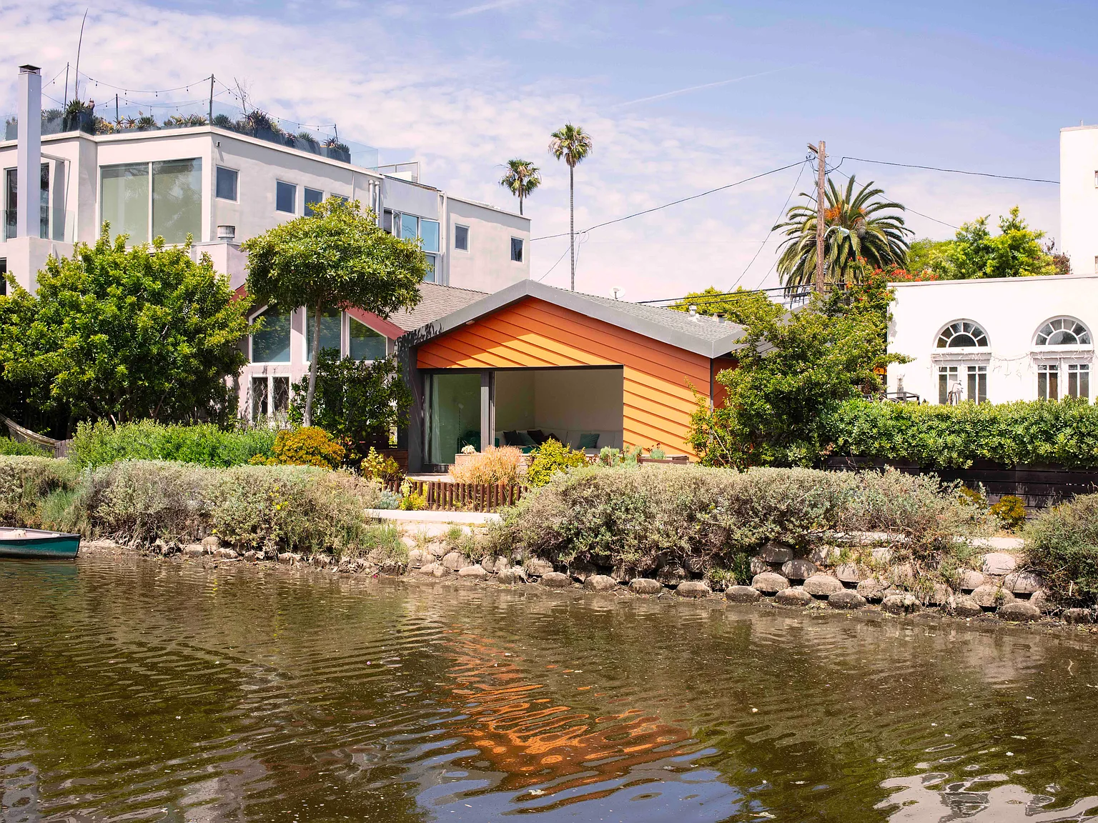 2 bed, 1000 sqft, $8,500 — Photo 2