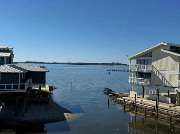 82 2nd St UNIT 311, Cedar Key, FL 32625