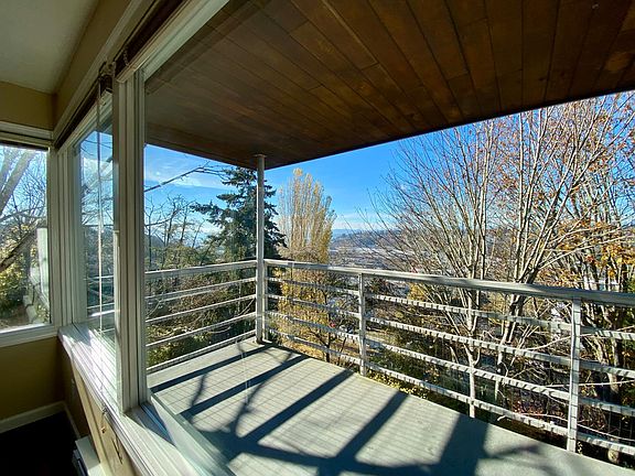 5th image of 2231 11th Ave W APT 1