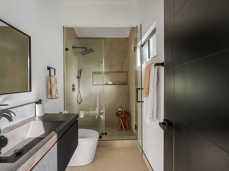 3873 Royal Woods Dr — Photo 27