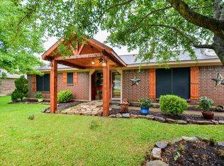 2511 Foxglove St, Highlands, TX 77562