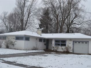 101 Green Acres Rd, Tonawanda, NY 14150