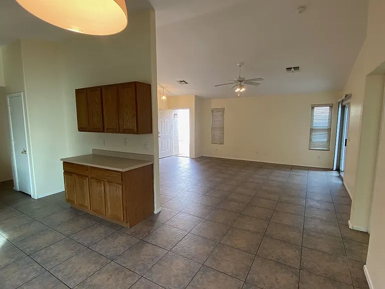 11425 W Pinehollow Dr — Photo 4