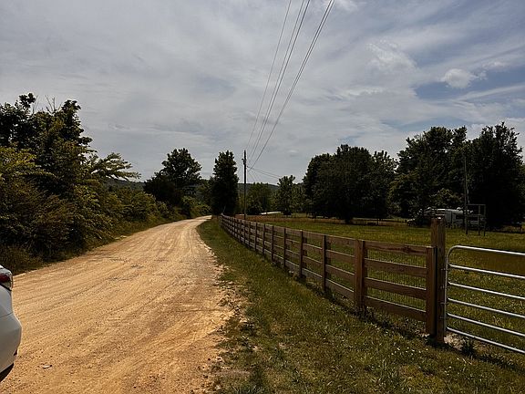 4th image of 238 Texas Bottom Ln