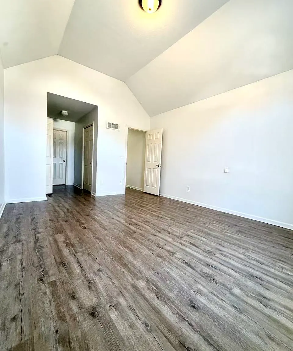 3 bed, 2038 sqft, $1,750 — Photo 4