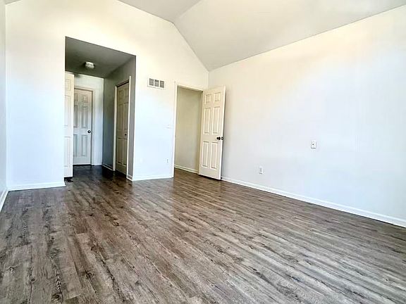 4th image of 5111 NW 66th St