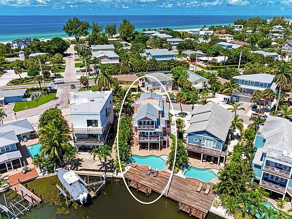 2nd image of 203 N HARBOR DRIVE