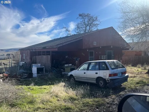 302 Blue Rock Rd, Maupin, OR 97037