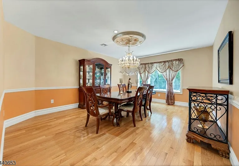 252 Mabel Pl — Photo 18