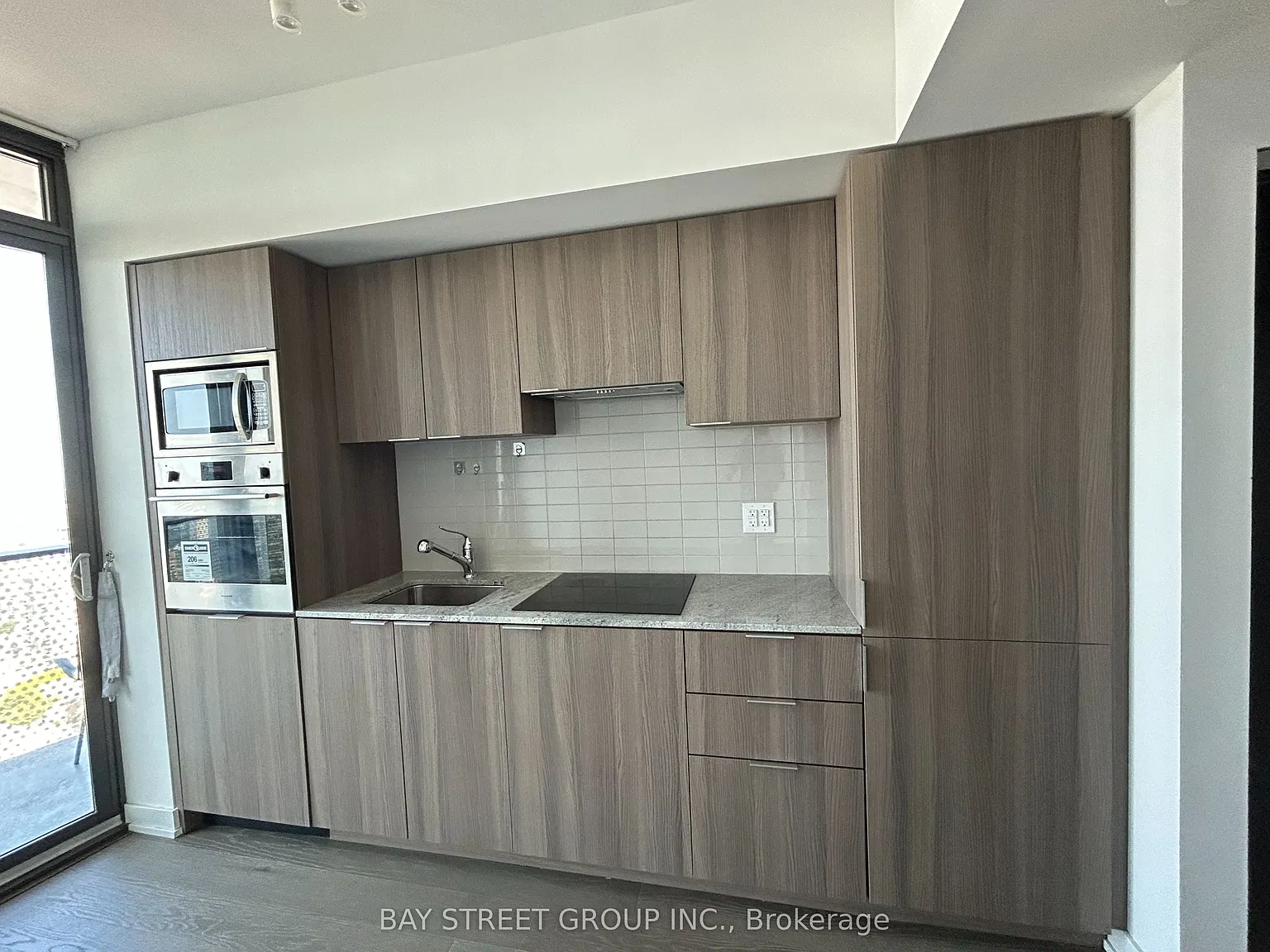 Studio, $2,100 — Photo 2