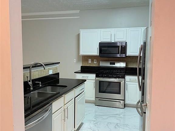 5th image of 323 Parc River Blvd