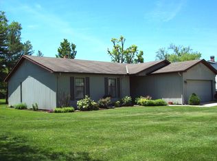4225 Woodglen Ln, Mount Vernon, IL 62864