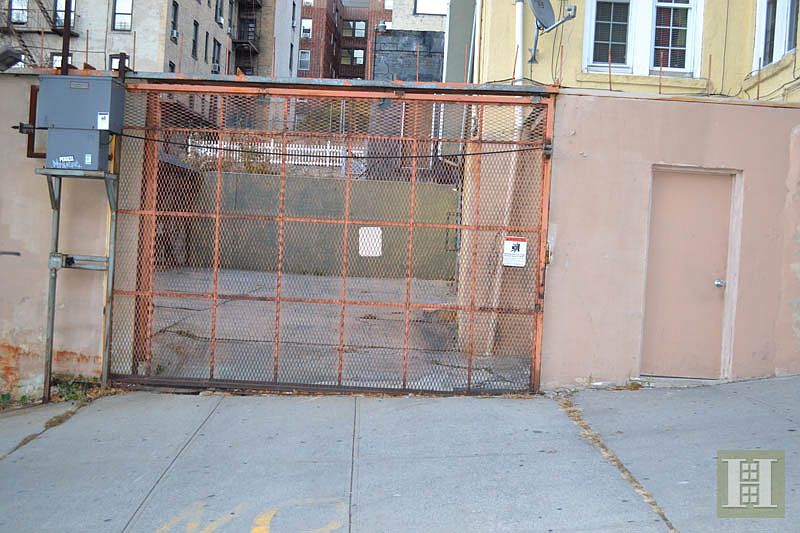 Building Photo 3