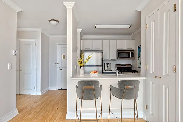 Rented by Greystar | media 58