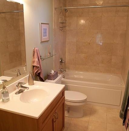 5th image of 1445 W Victoria St #2D