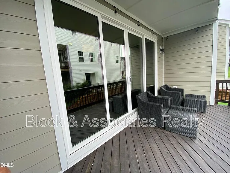 806 Grafton Peak Ln — Photo 5