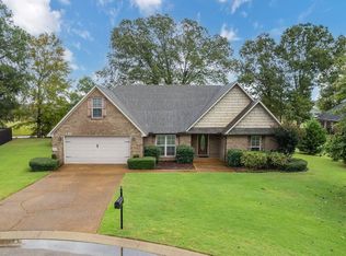 422 Featherstone Cv, Medina, TN 38355