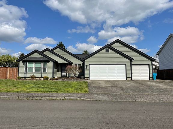 2nd image of 15904 NE 40th St