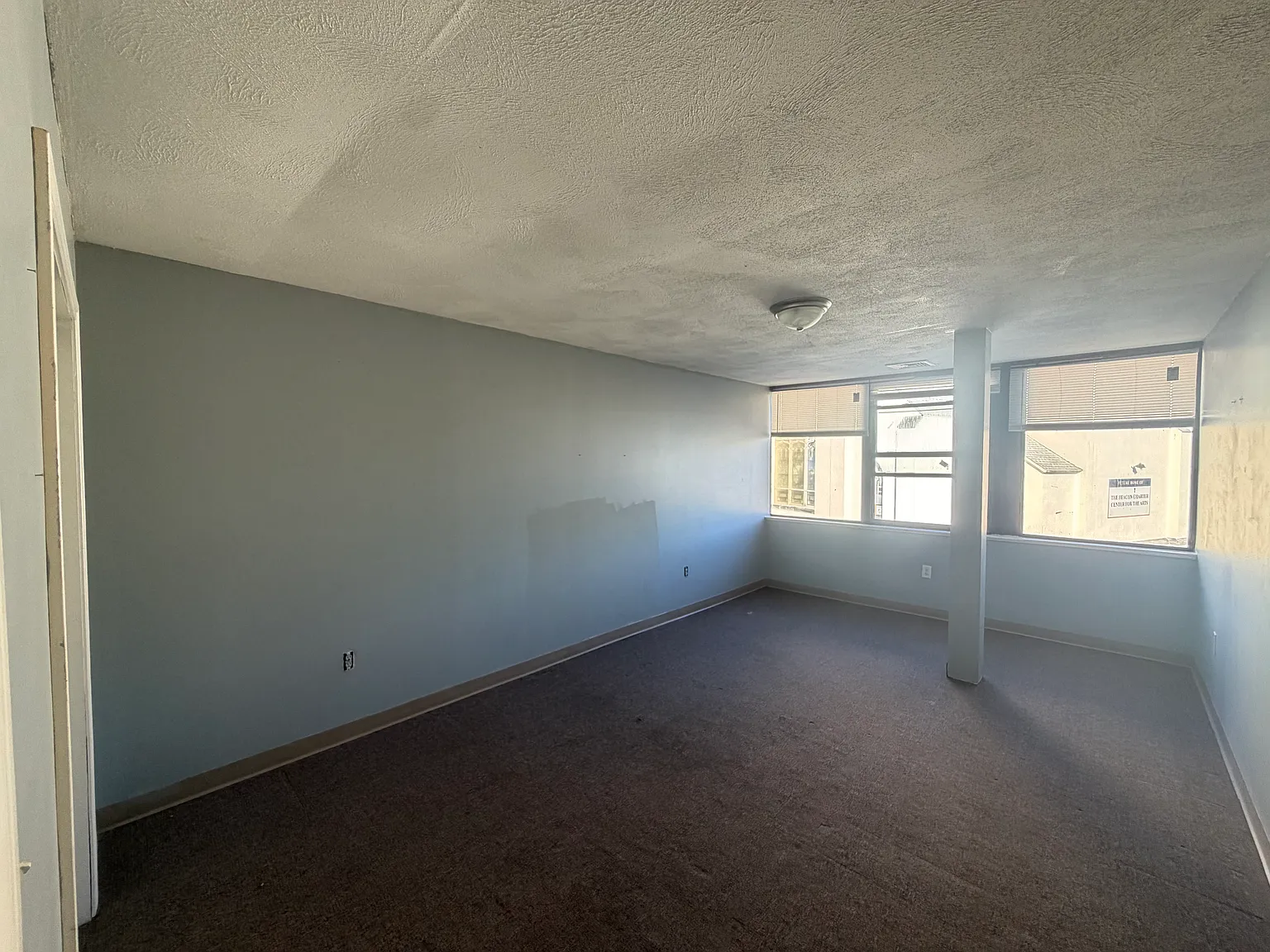 285 Main St — Photo 2
