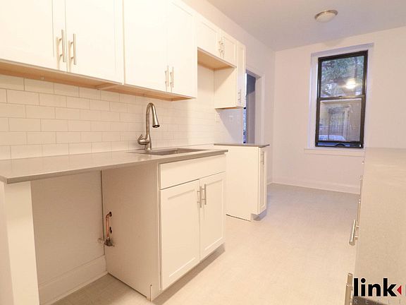3rd image of 2574 33rd St APT 1B