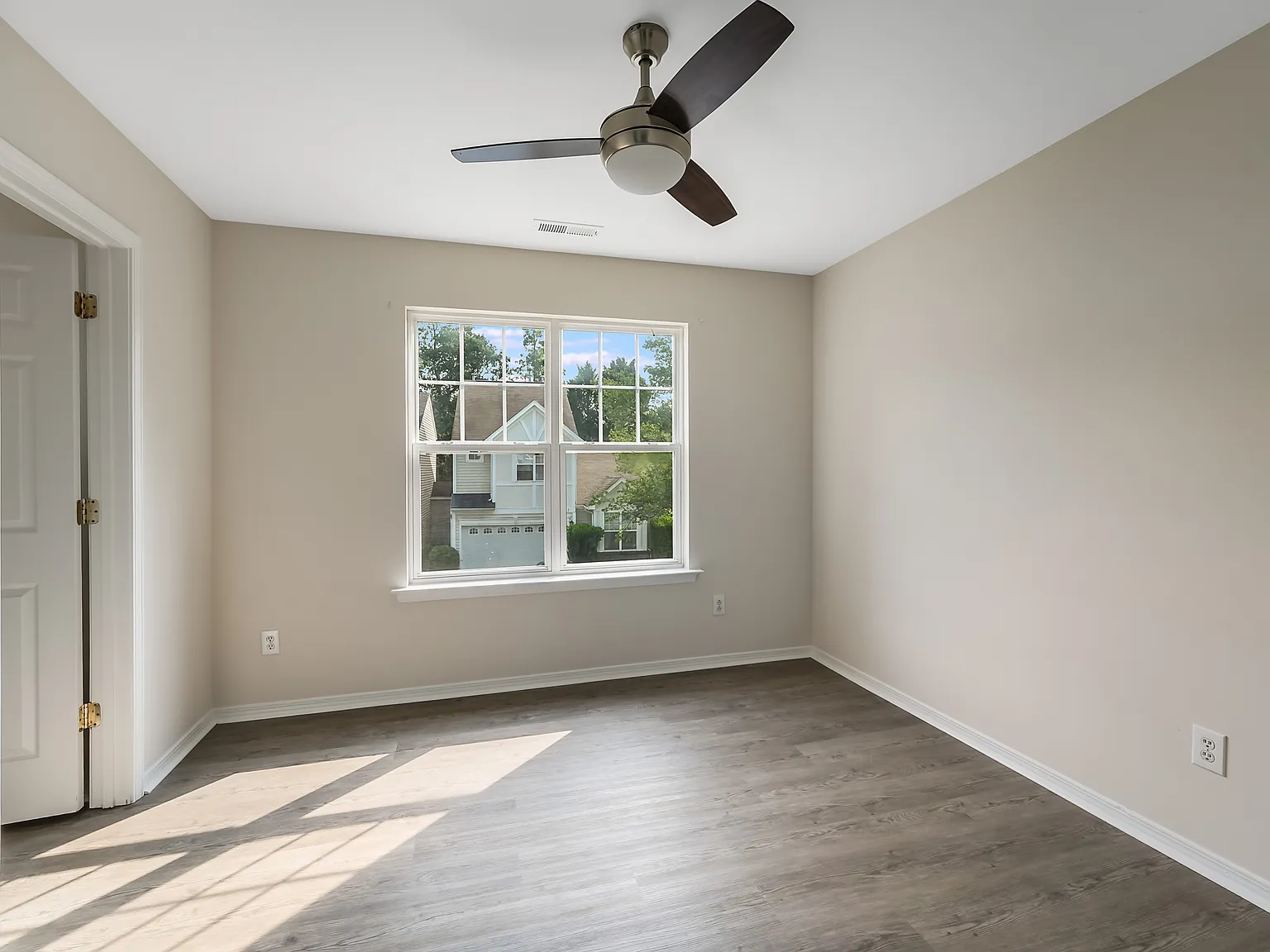 3 bed, 2.5 bath, 1510 sqft, $2,000 — Photo 1
