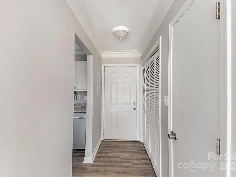 7610 Woods Ln #5 — Photo 11