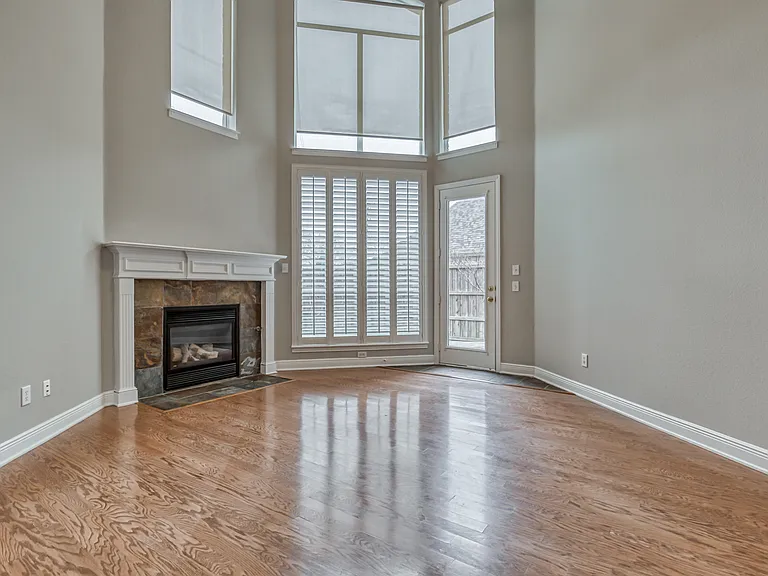 6533 Riveredge Dr — Photo 6
