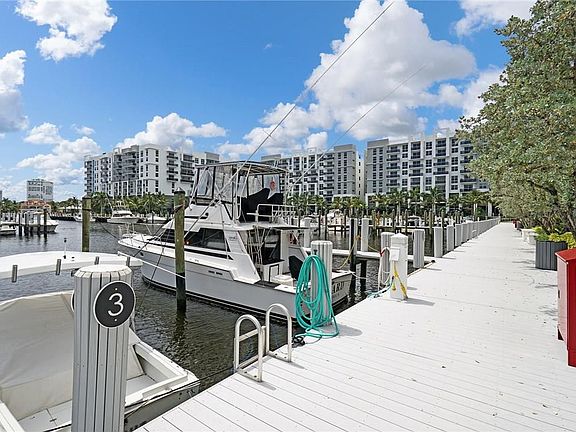 5th image of 3200 Port Royale Drive #1209