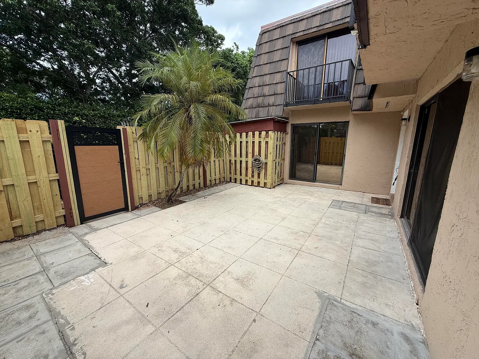 2 bed, 2.0 bath, 1236 sqft, $2,200 — Photo 2