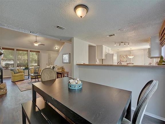 3rd image of 9723 Meadowheath Dr