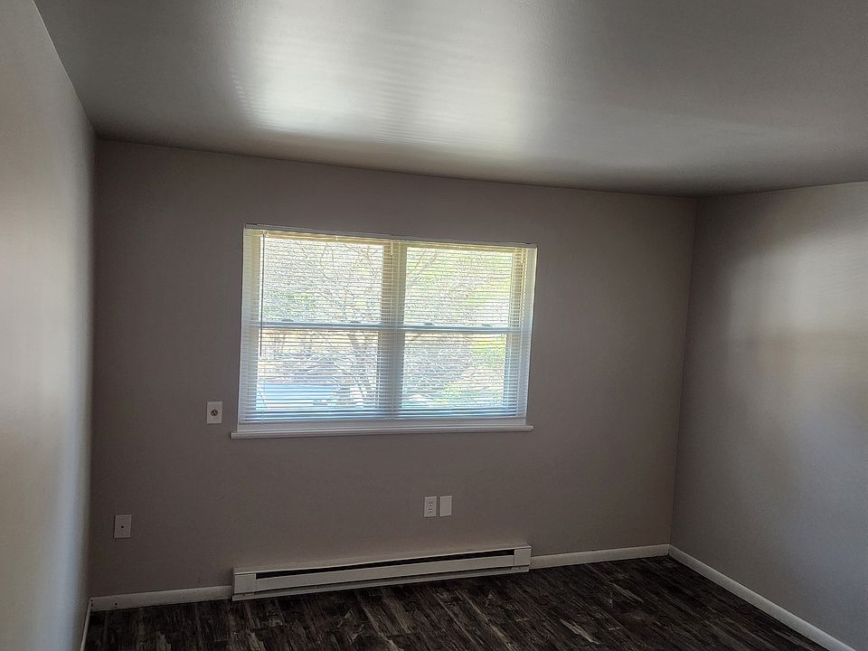 1st image of 115 Hilldale Rd #B