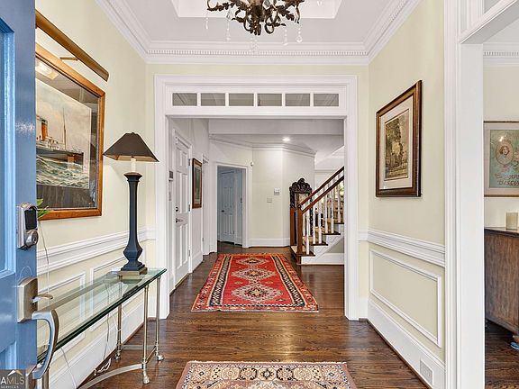 4th image of 23 Downshire Cir