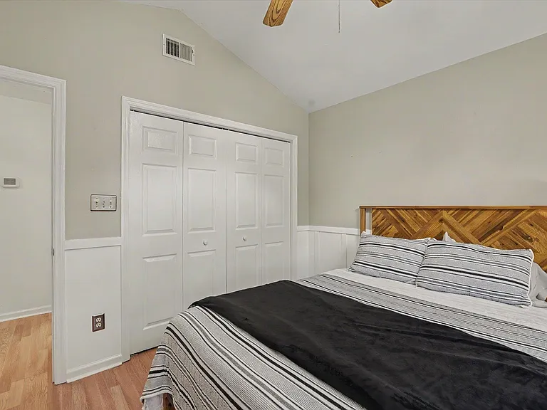 2576 Yarmouth Ln — Photo 7