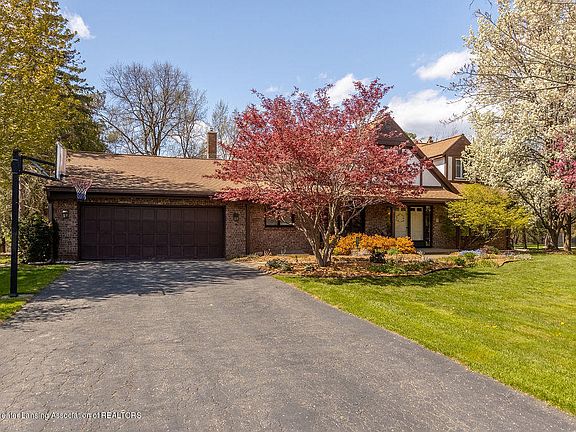 2nd image of 2080 Lagoon Dr
