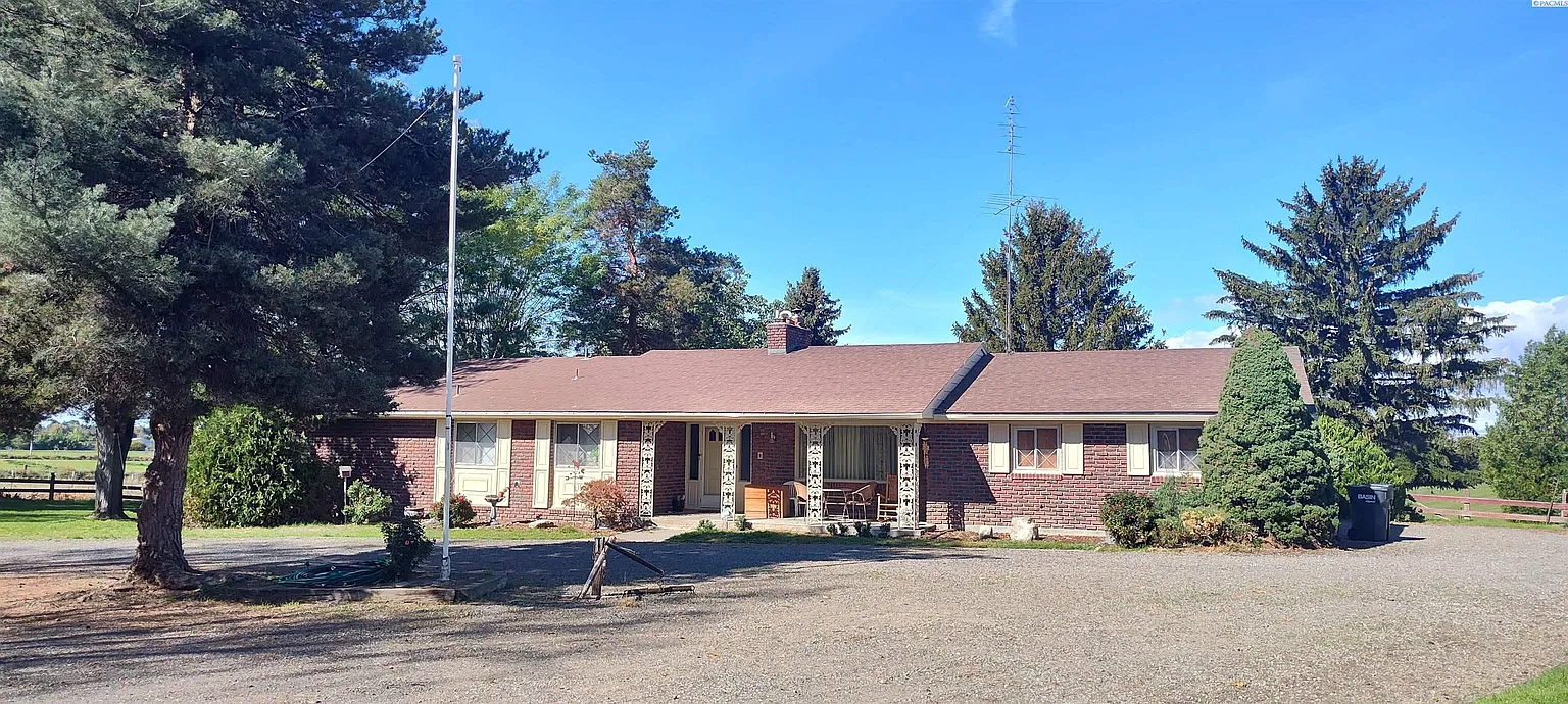 701 Pleasant Ave photo 1