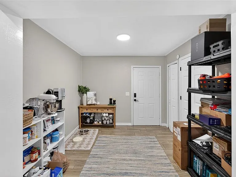 5502 Peach Ave — Photo 24