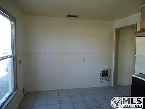 5th image of 902 N Lamb St