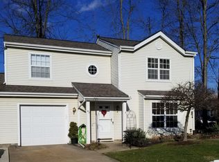 43 Woodbury Ln, Northfield, OH 44067