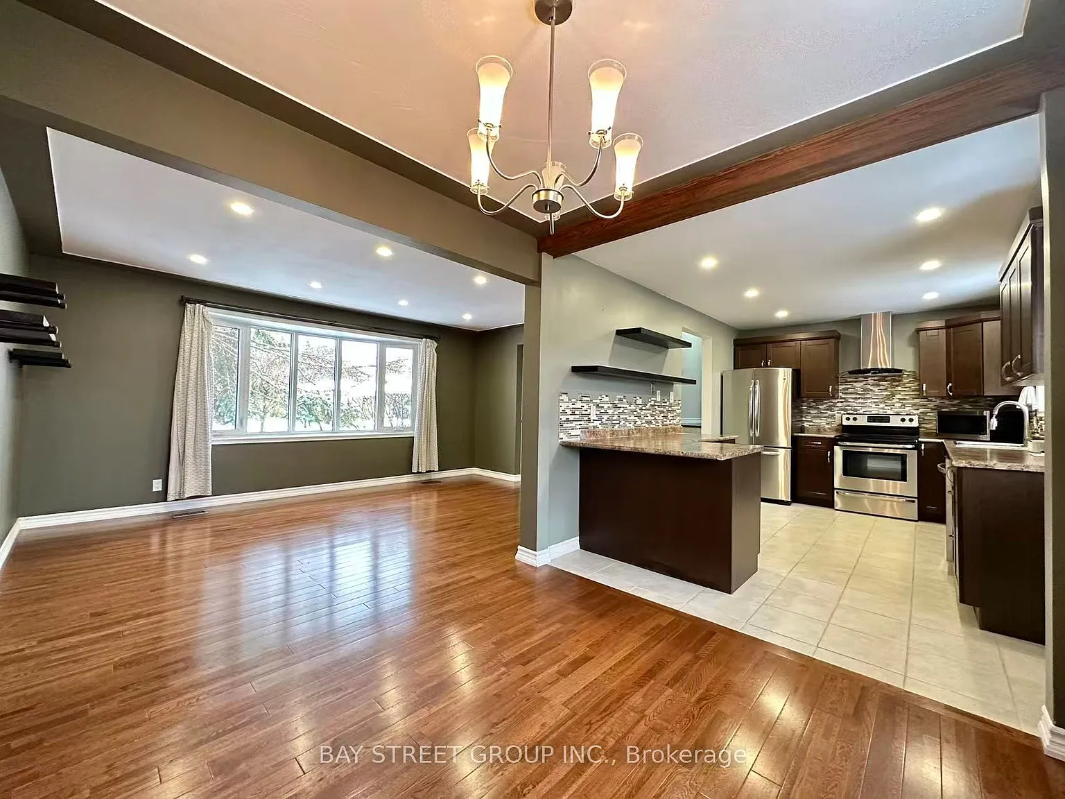 3 bed, $2,850 — Photo 2