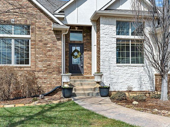 3rd image of 808 E Woodstone Cir