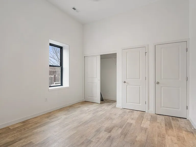 Reinbeck Apartments — Photo 33