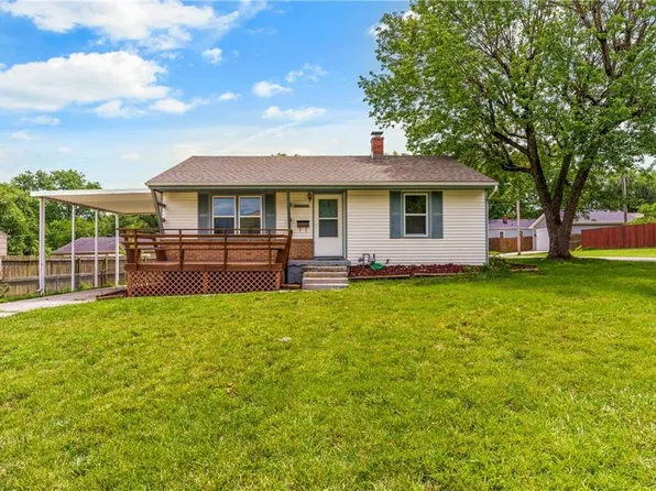 10601 E 26th St S, Independence, MO 64052